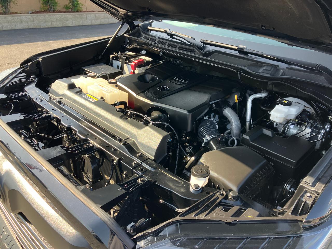 Toyota Tundra SR5 CrewMax 4WD 2023