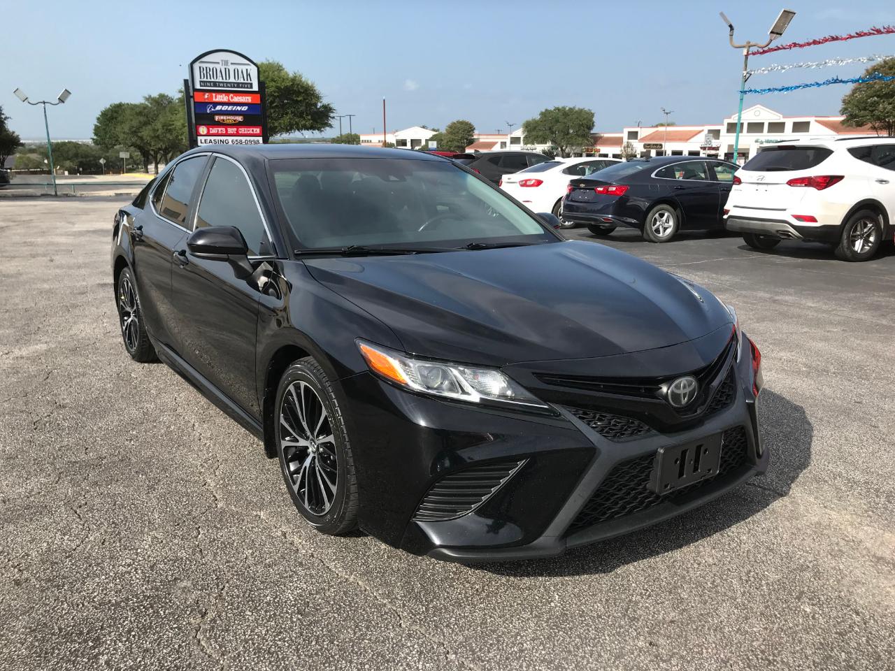 Toyota Camry SE 2019