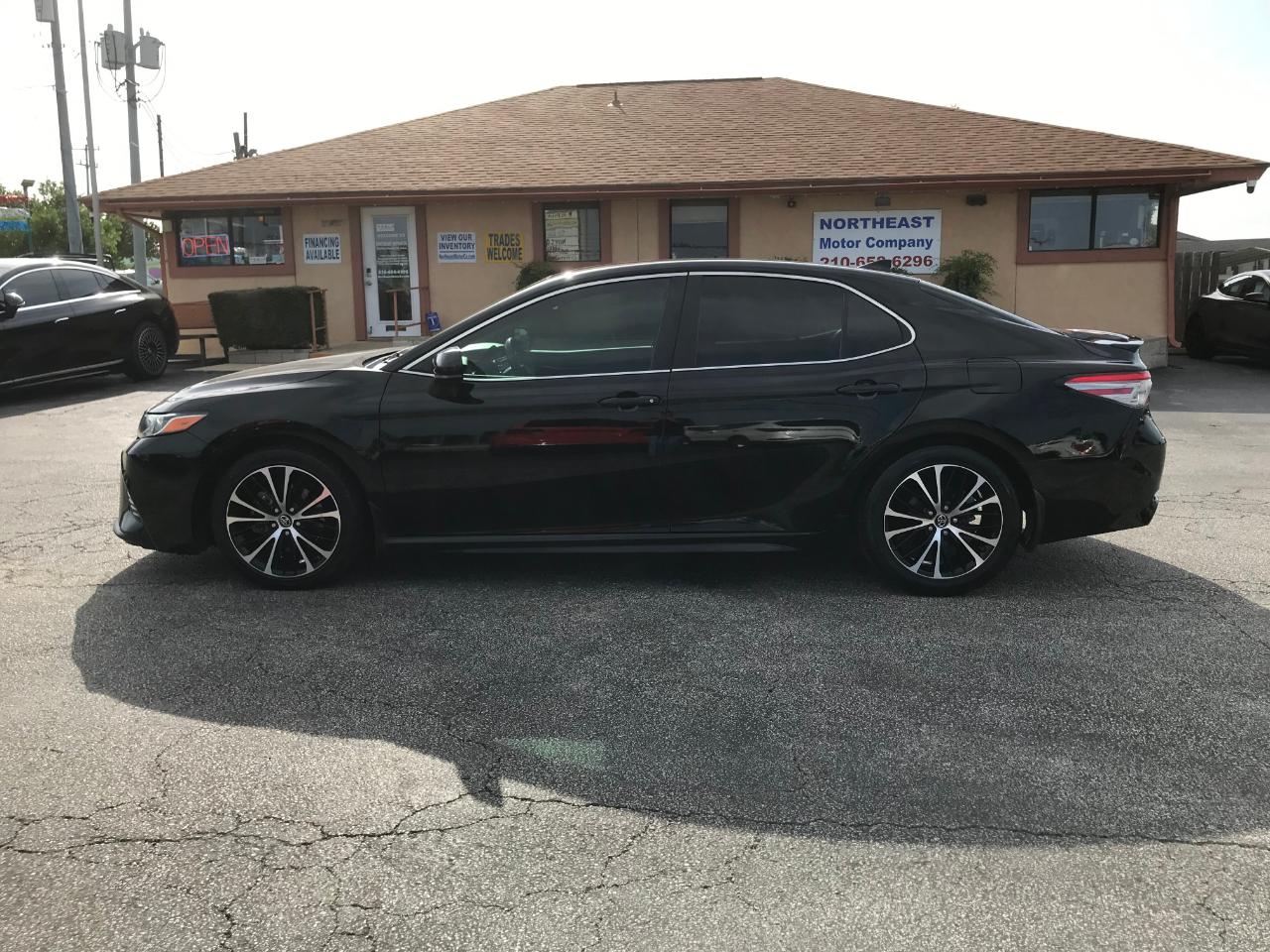 Toyota Camry SE 2019