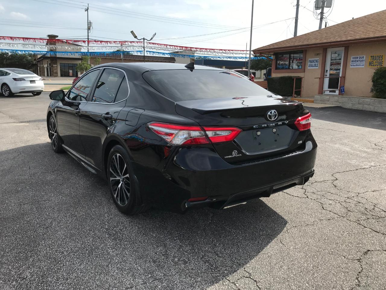 Toyota Camry SE 2019