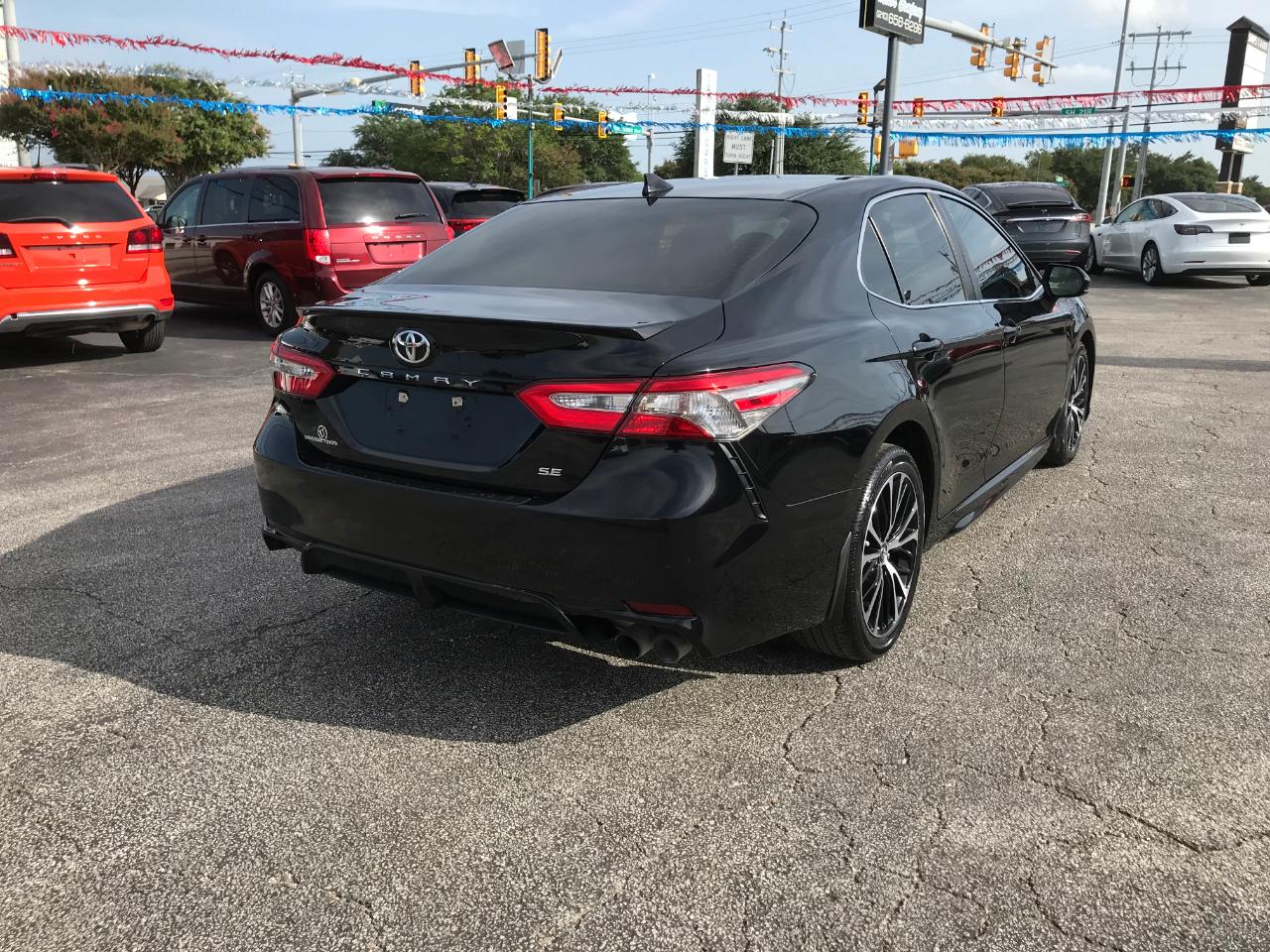 Toyota Camry SE 2019