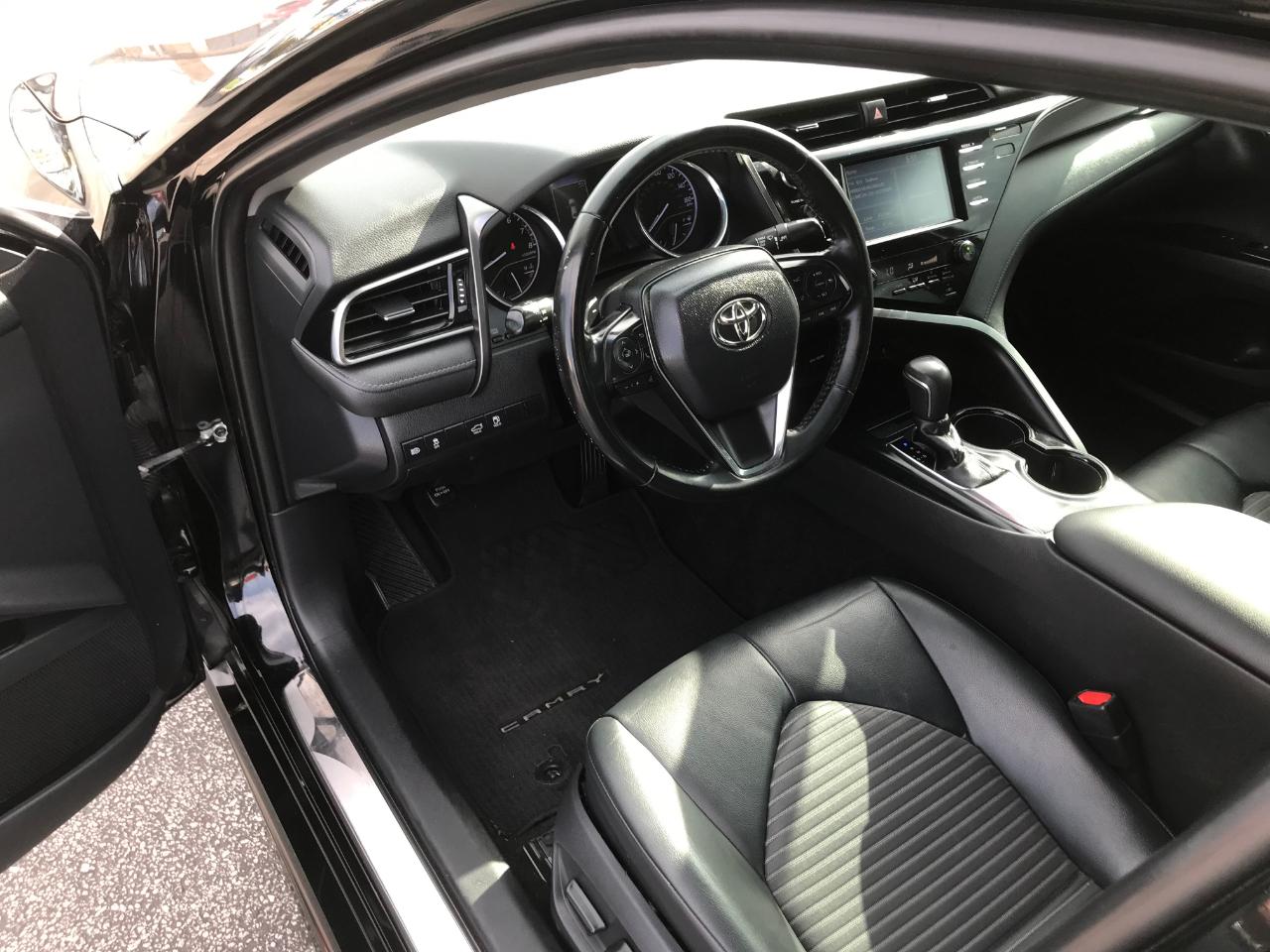 Toyota Camry SE 2019