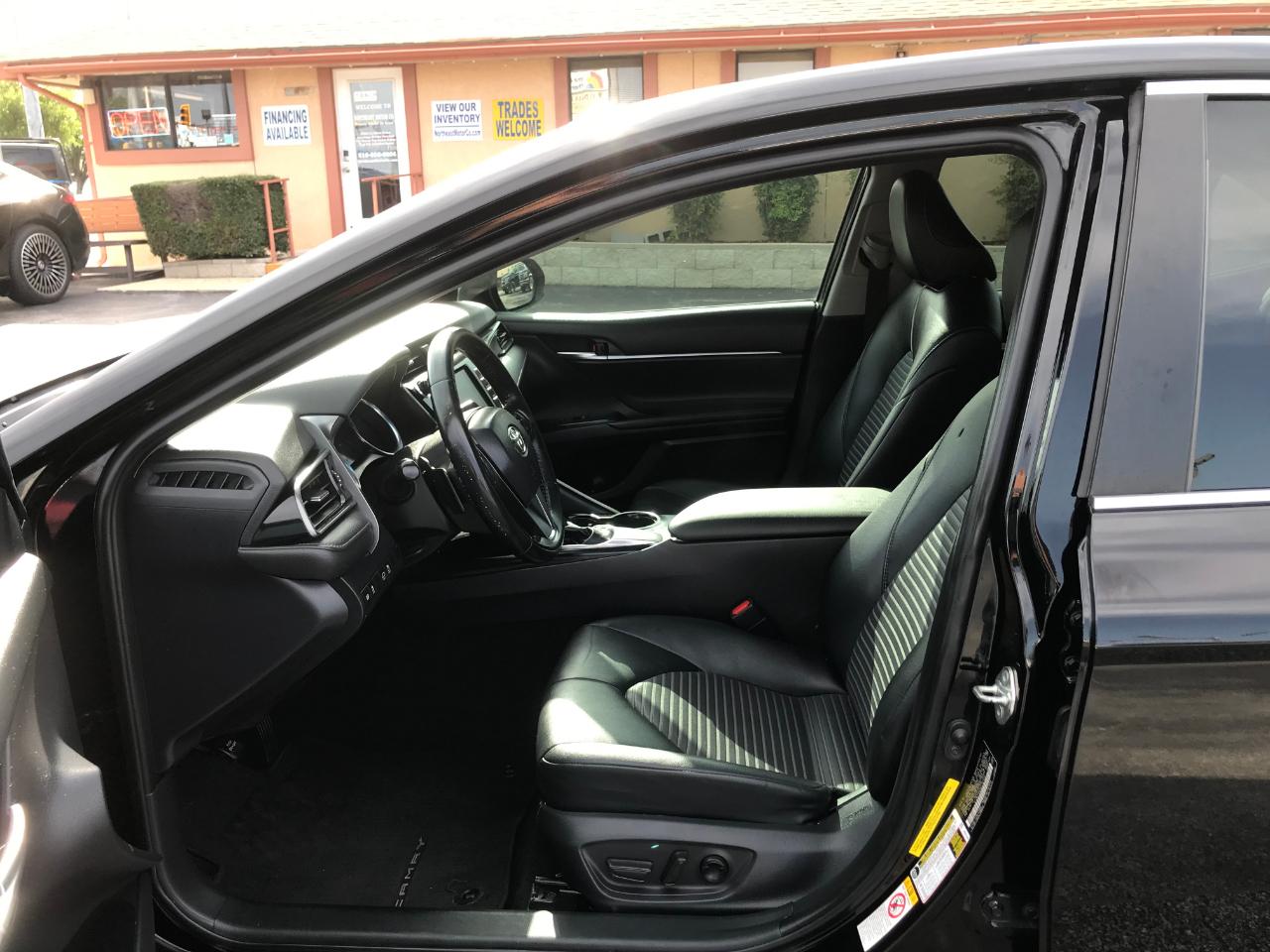 Toyota Camry SE 2019
