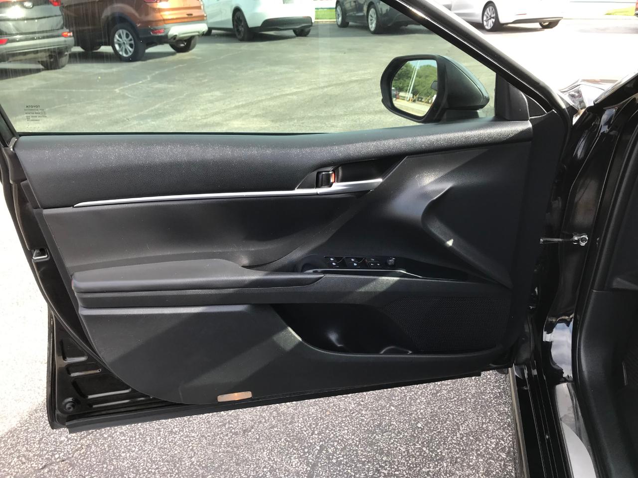 Toyota Camry SE 2019