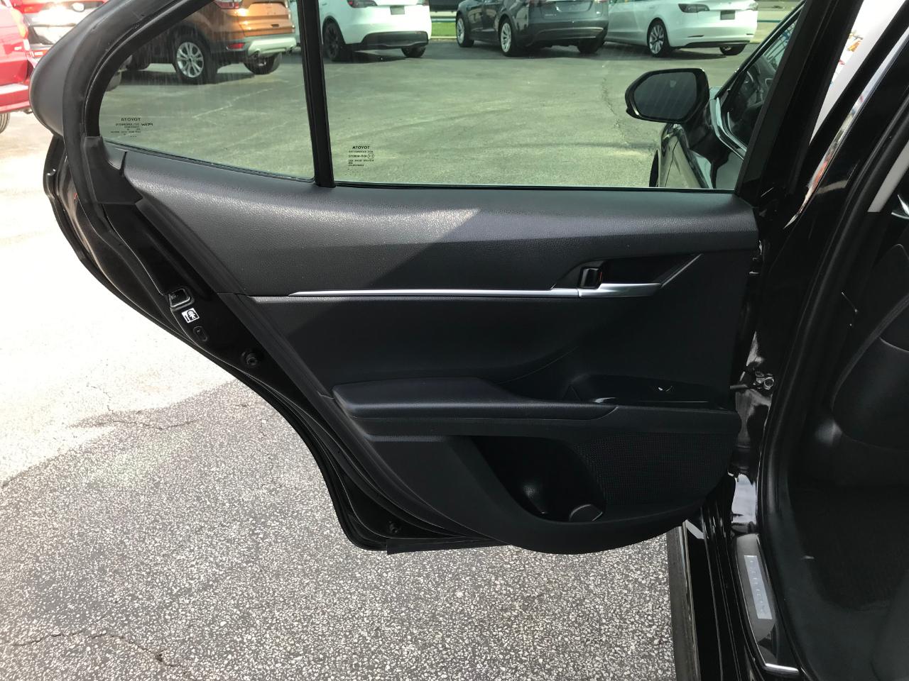 Toyota Camry SE 2019