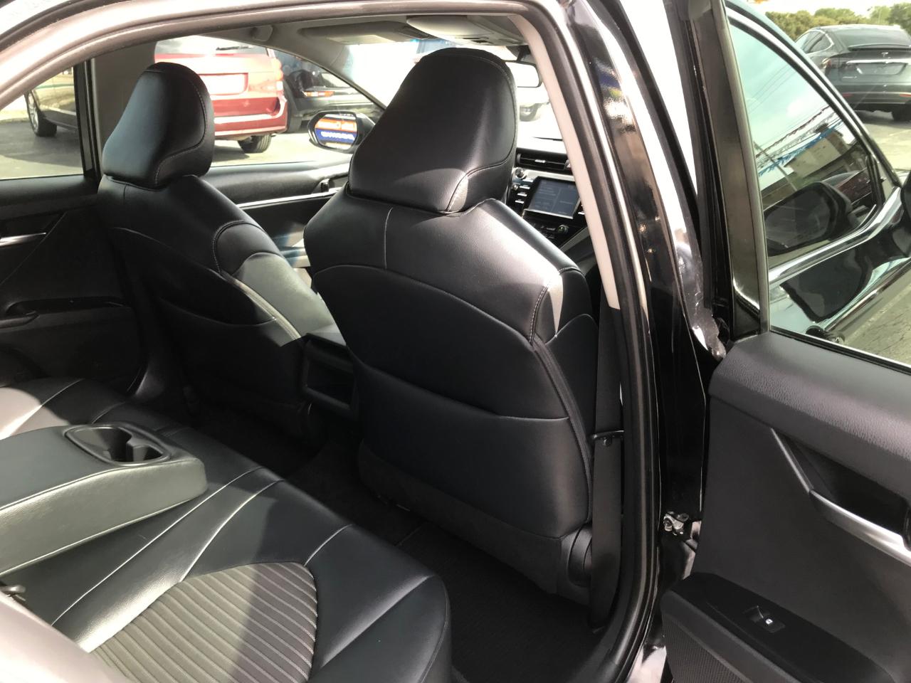Toyota Camry SE 2019