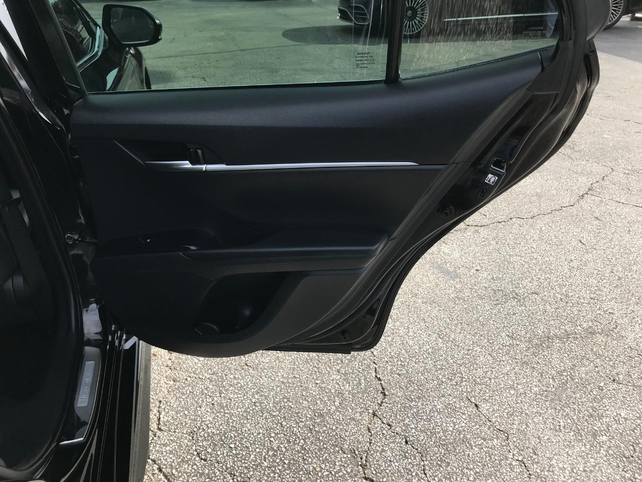 Toyota Camry SE 2019
