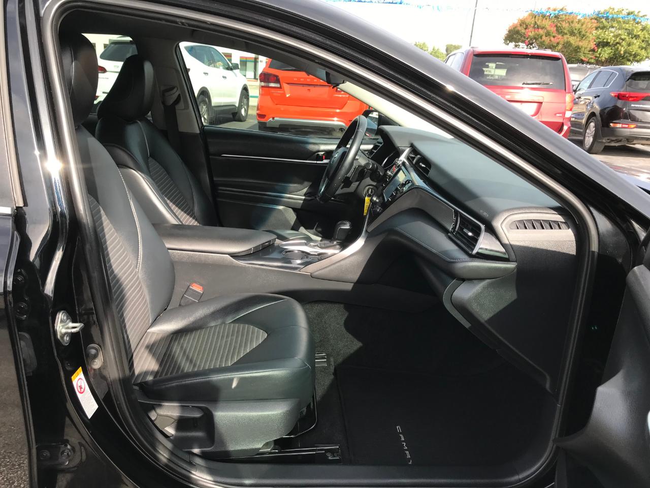 Toyota Camry SE 2019