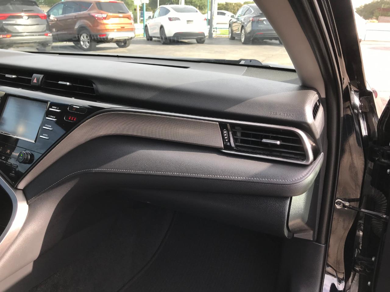 Toyota Camry SE 2019