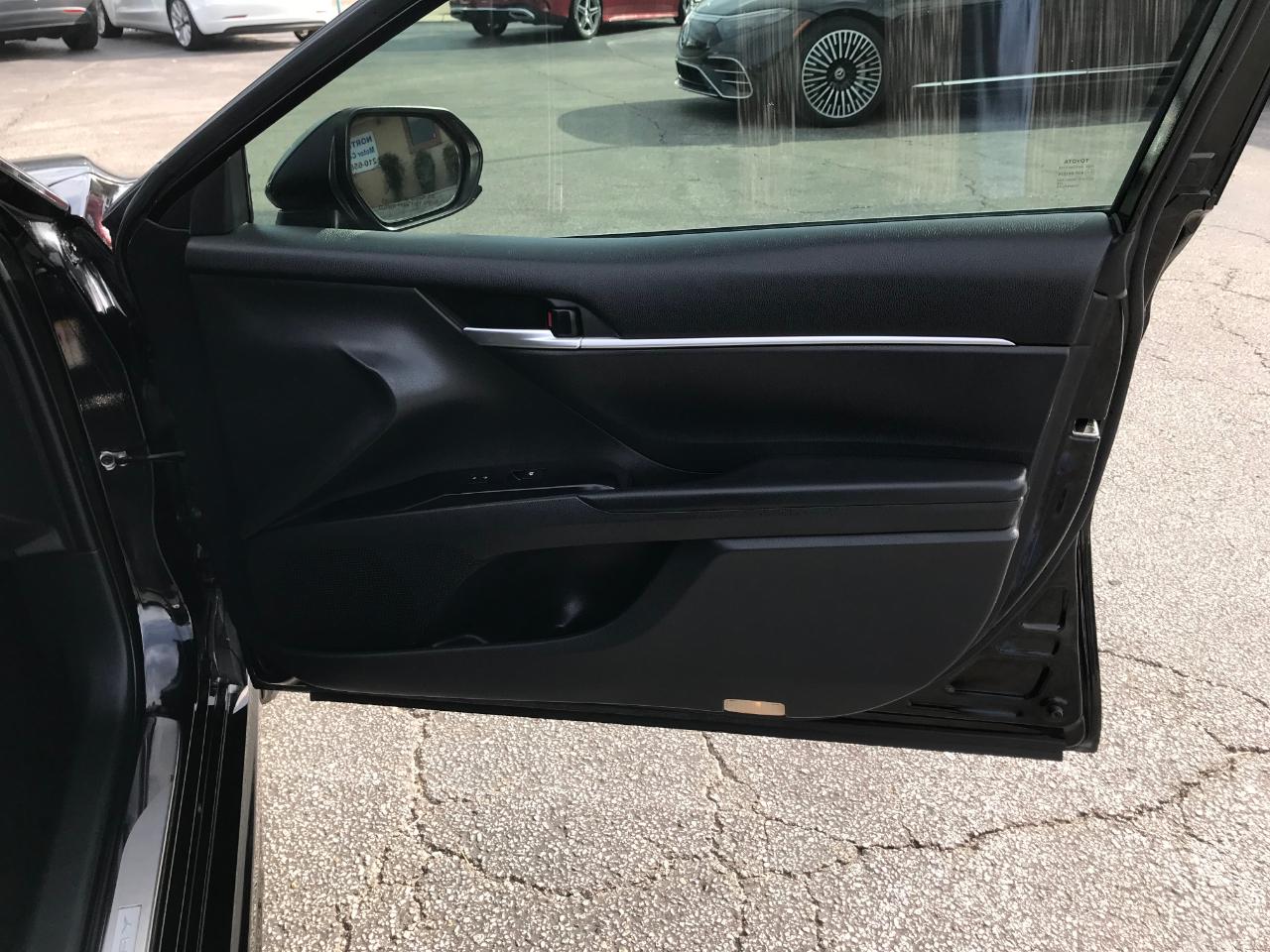 Toyota Camry SE 2019