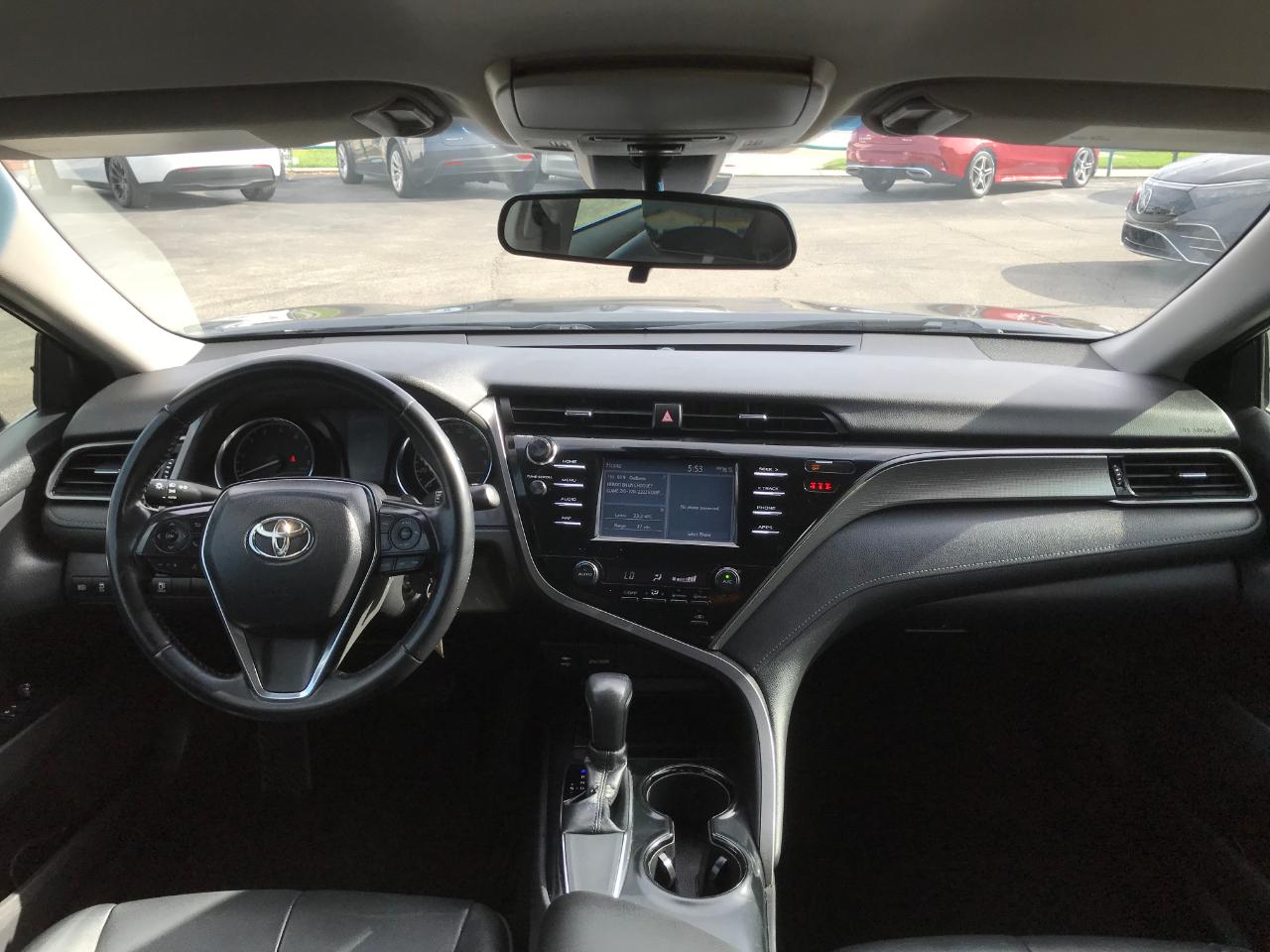 Toyota Camry SE 2019