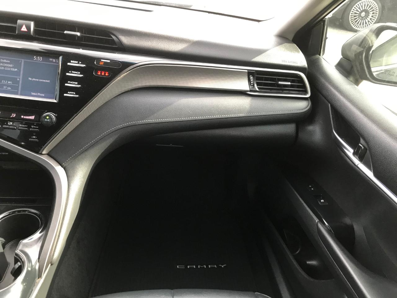 Toyota Camry SE 2019