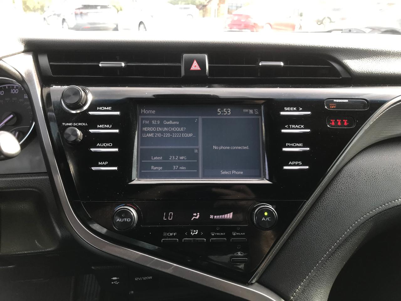 Toyota Camry SE 2019