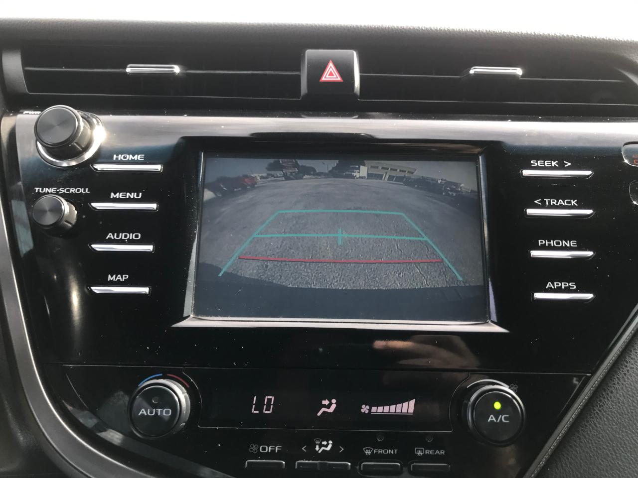 Toyota Camry SE 2019