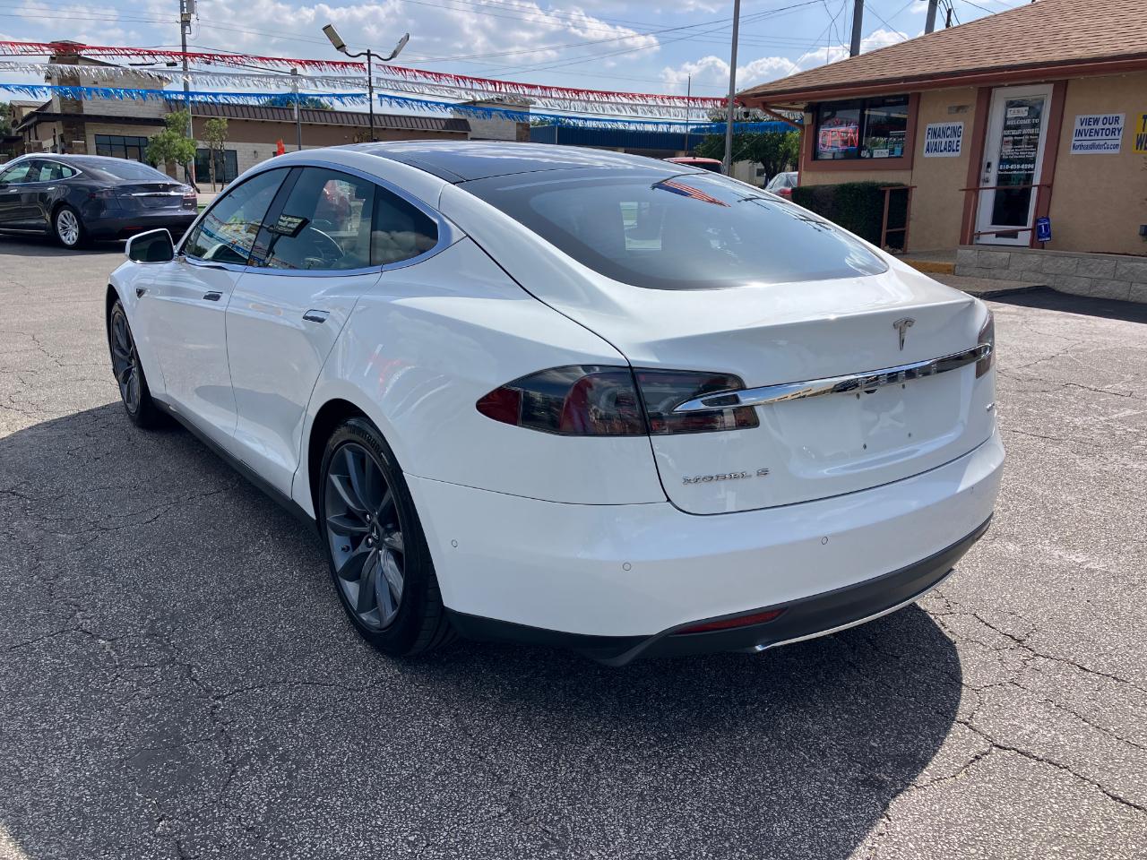 Tesla Model S 90D 2016