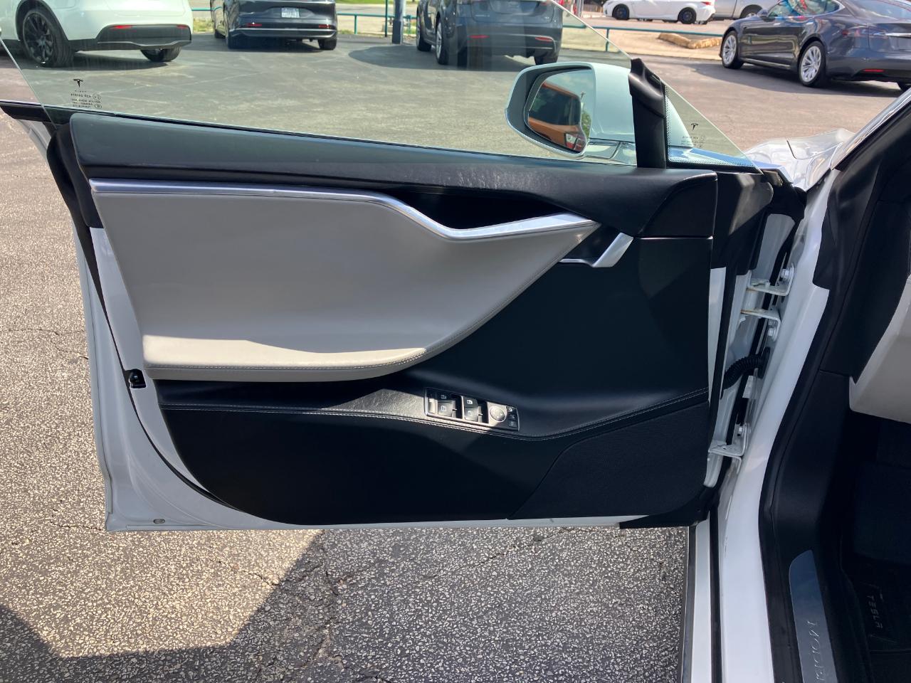 Tesla Model S 90D 2016