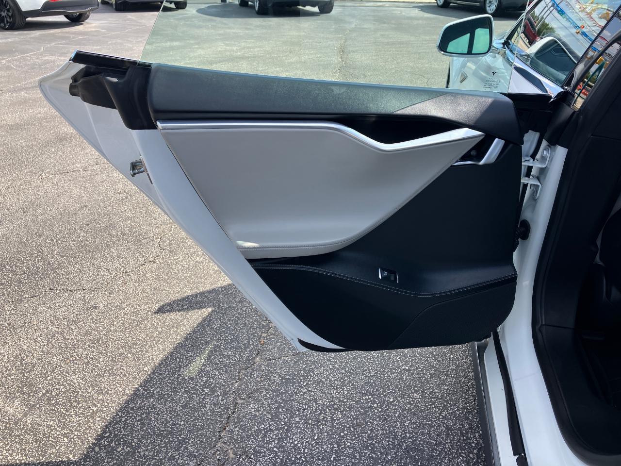 Tesla Model S 90D 2016