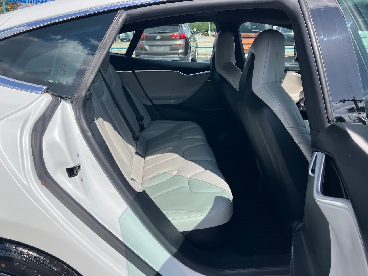 Tesla Model S 90D 2016