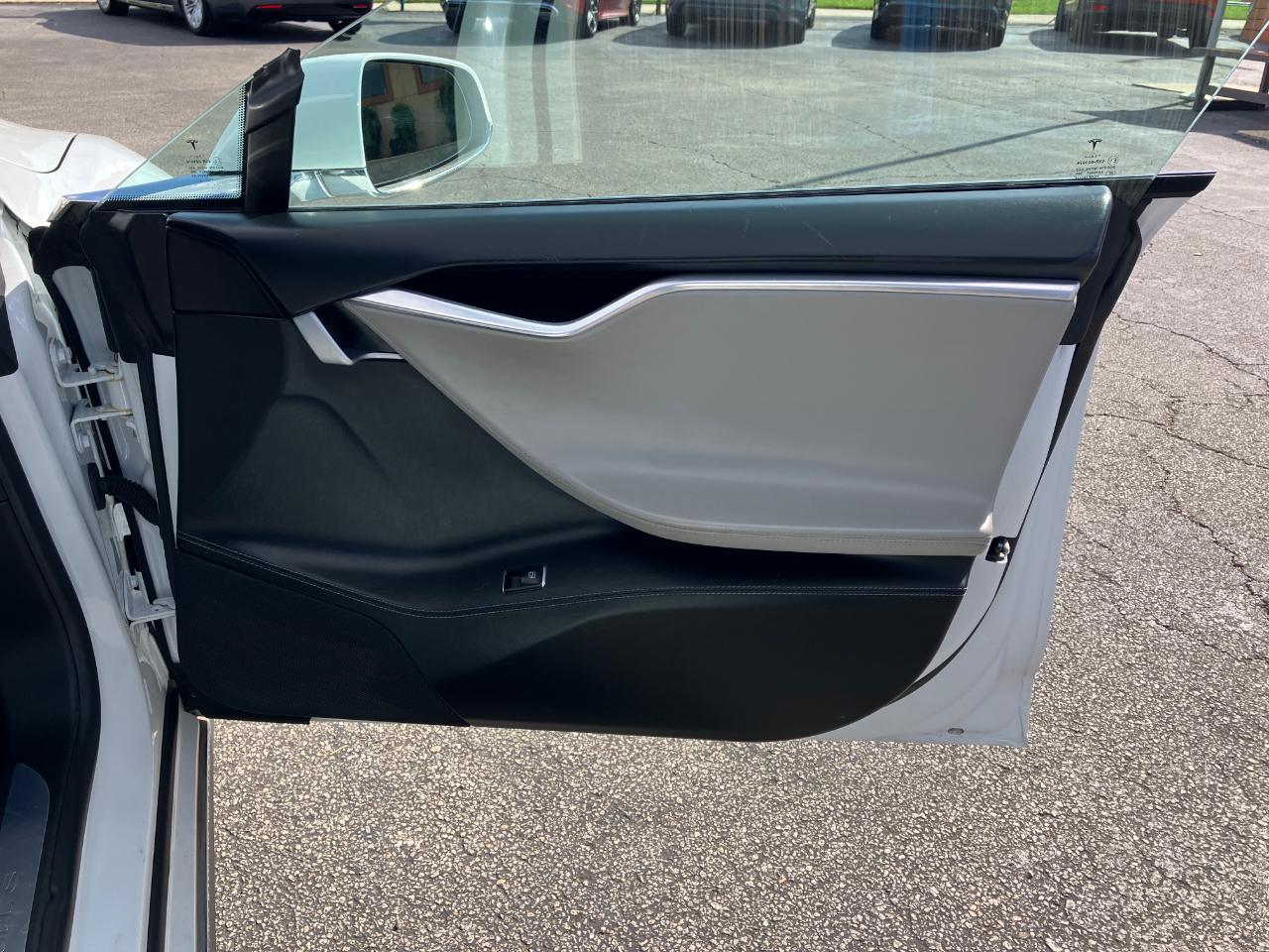 Tesla Model S 90D 2016