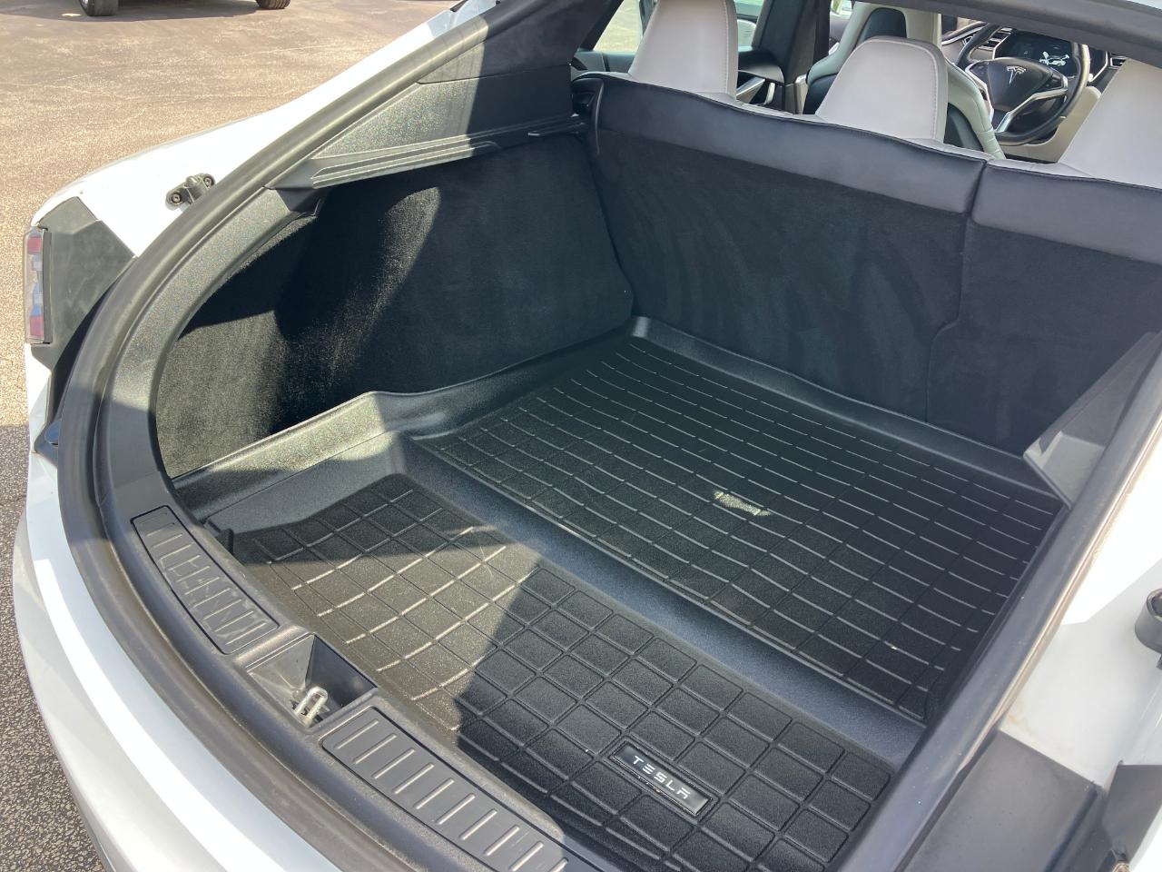 Tesla Model S 90D 2016
