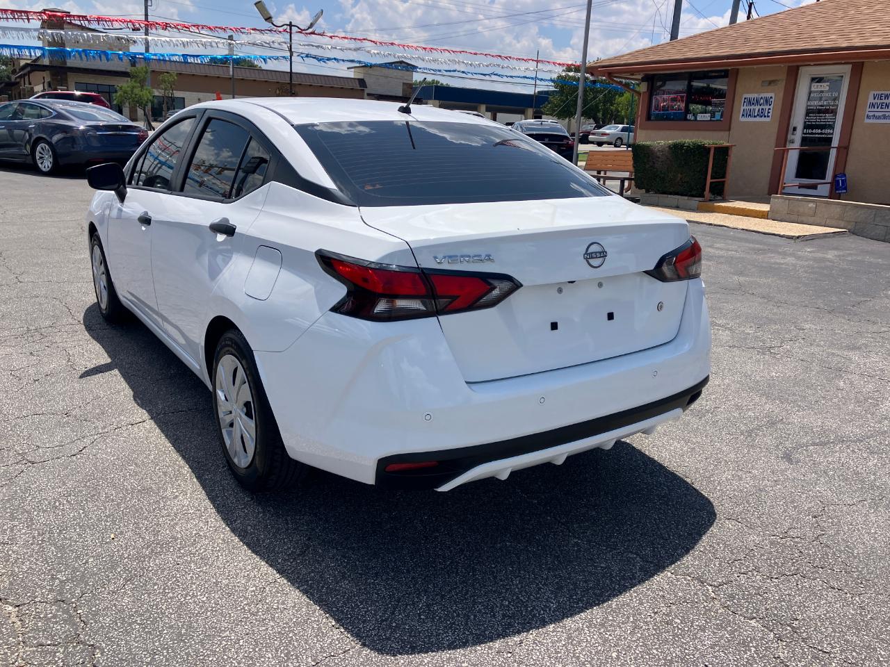 Nissan Versa S CVT 2023