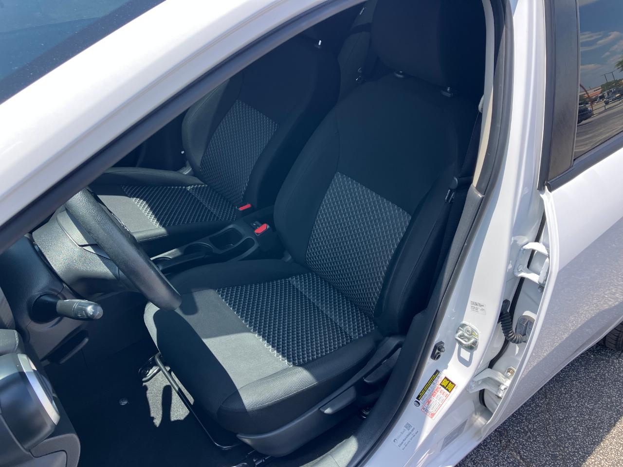 Nissan Versa S CVT 2023