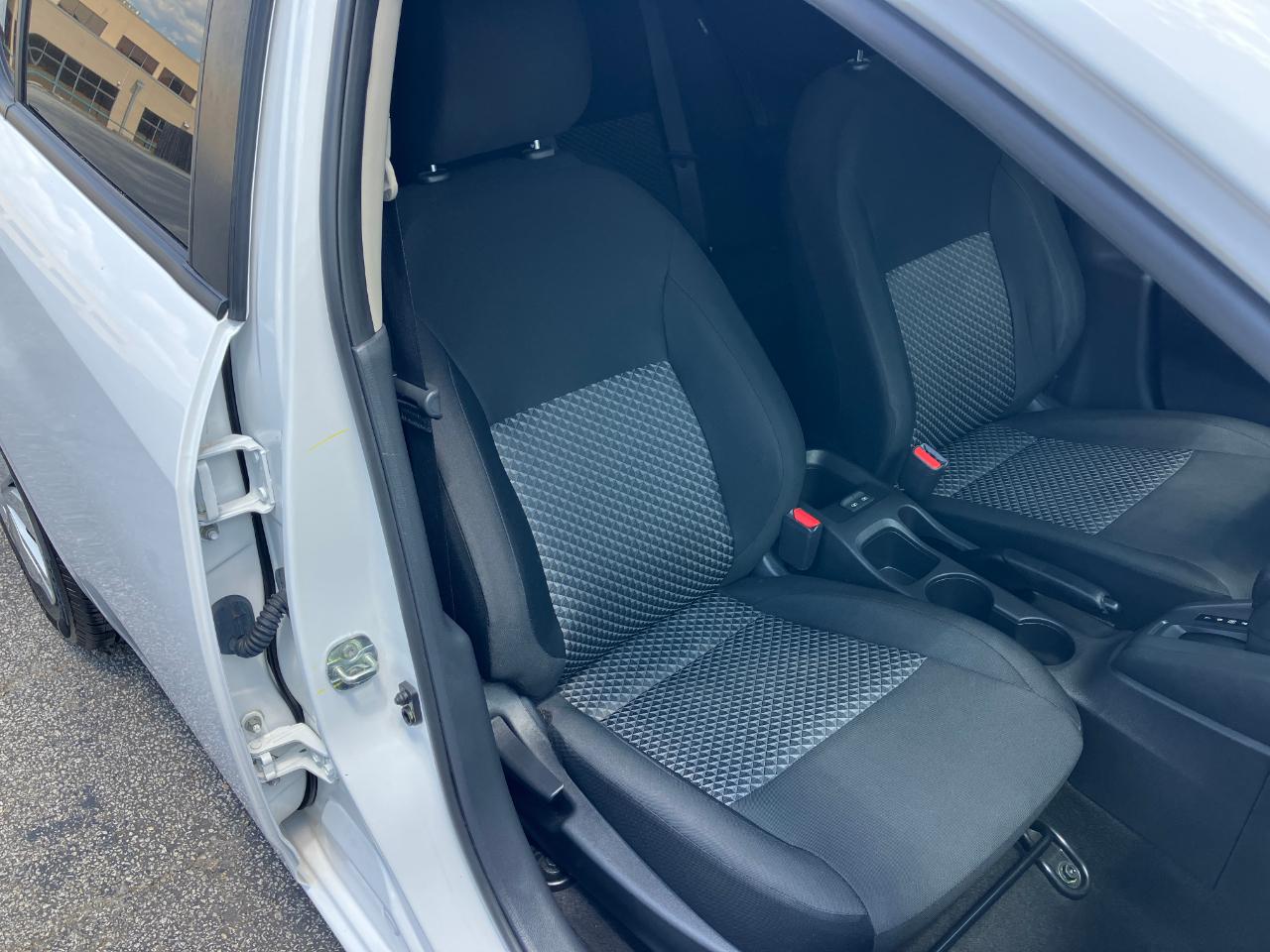 Nissan Versa S CVT 2023