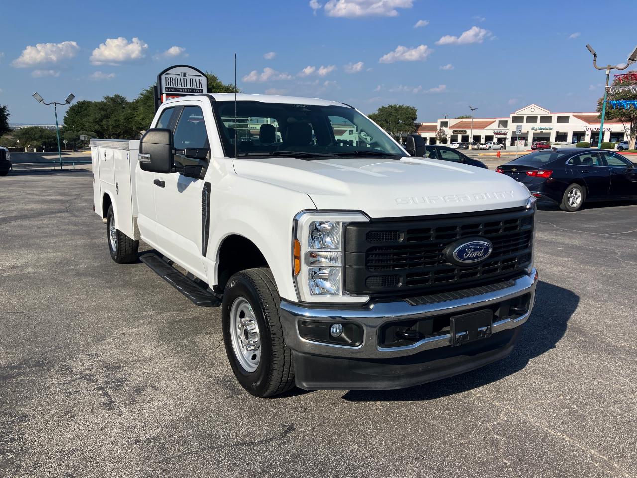 Ford F-250 SD XL SuperCab Long Bed 4WD 2024