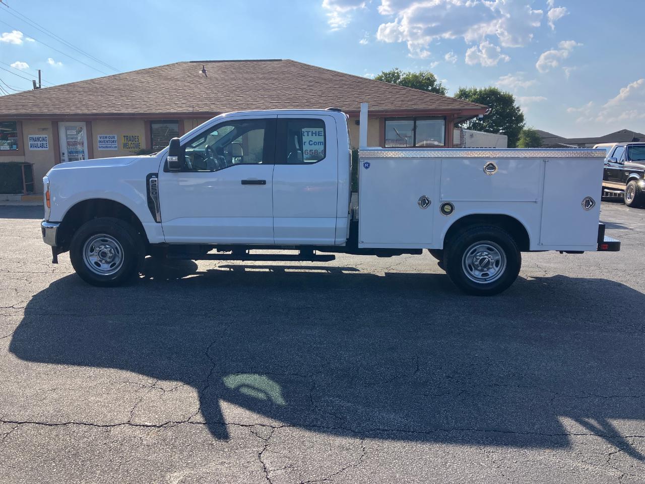 Ford F-250 SD XL SuperCab Long Bed 4WD 2024