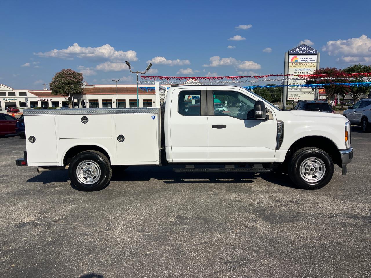 Ford F-250 SD XL SuperCab Long Bed 4WD 2024