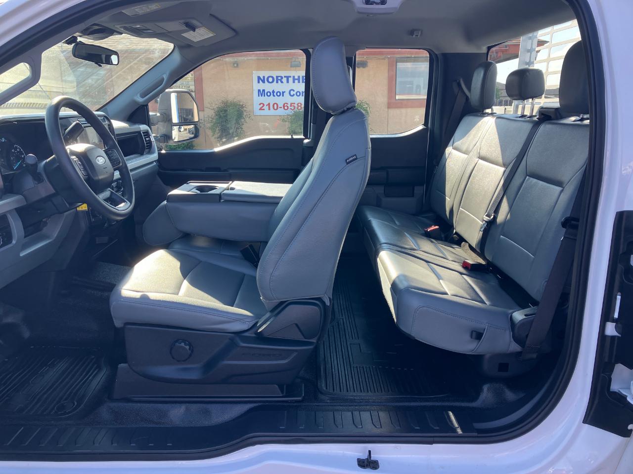 Ford F-250 SD XL SuperCab Long Bed 4WD 2024