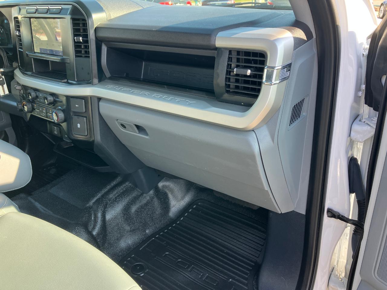 Ford F-250 SD XL SuperCab Long Bed 4WD 2024