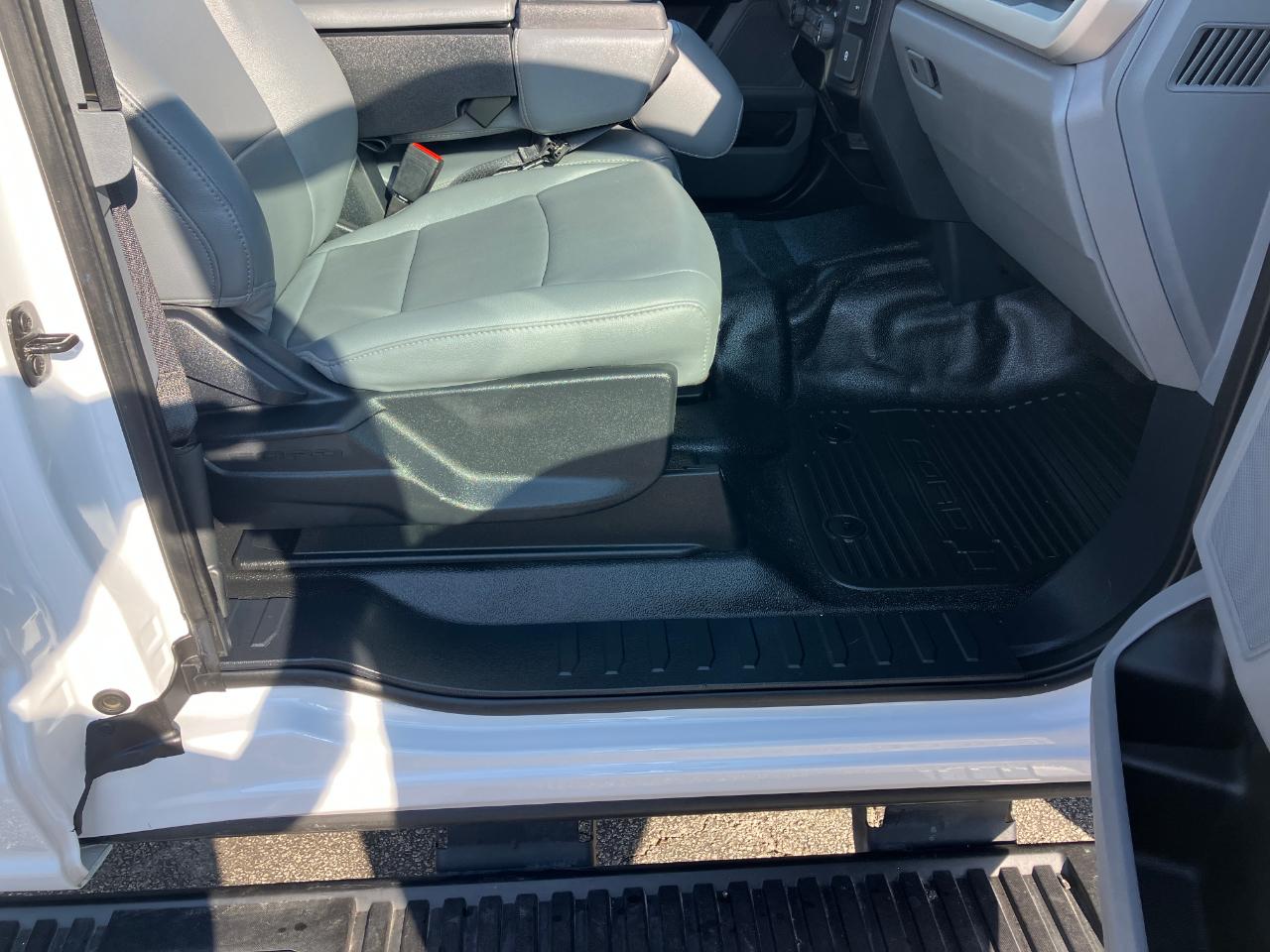 Ford F-250 SD XL SuperCab Long Bed 4WD 2024