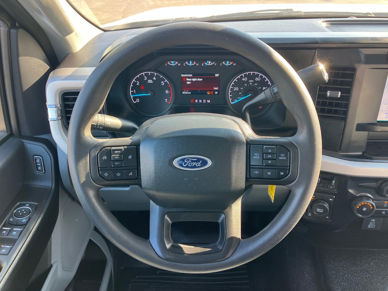 Ford F-250 SD XL SuperCab Long Bed 4WD 2024