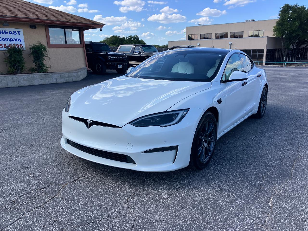 Tesla Model S  2023