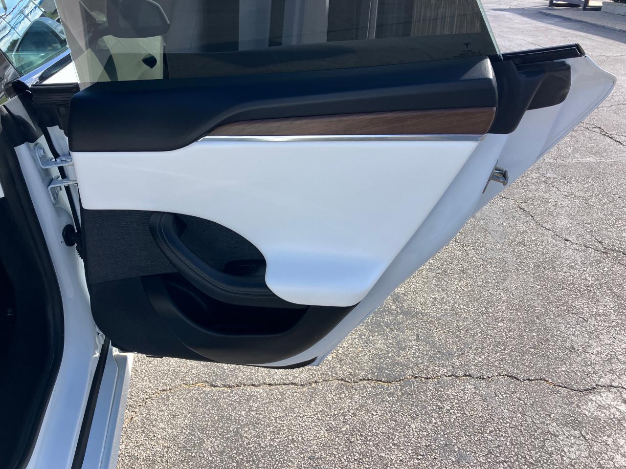 Tesla Model S  2023