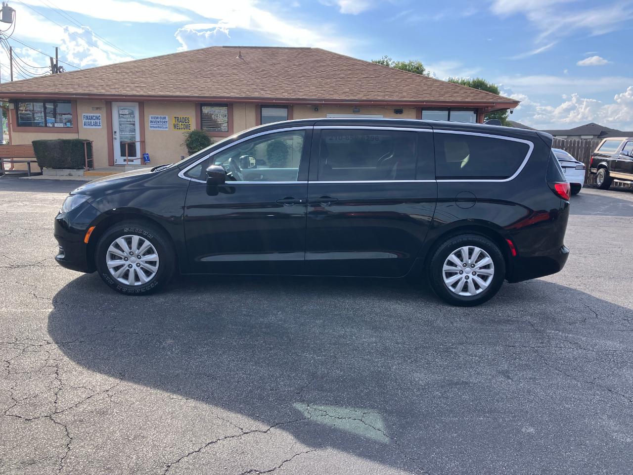 Chrysler Voyager L 2021
