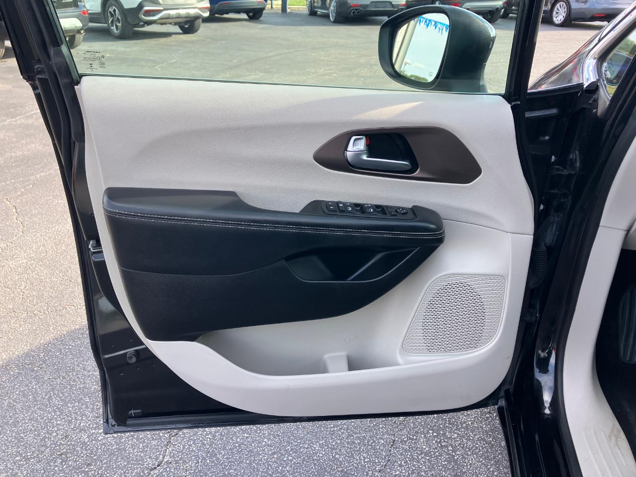 Chrysler Voyager L 2021