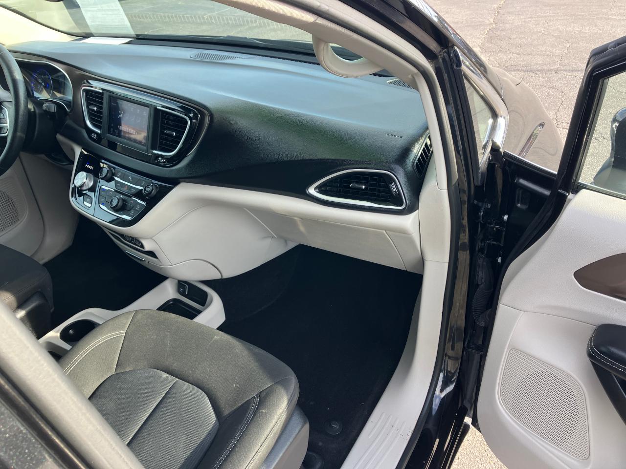 Chrysler Voyager L 2021