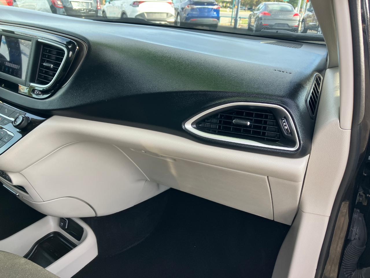 Chrysler Voyager L 2021