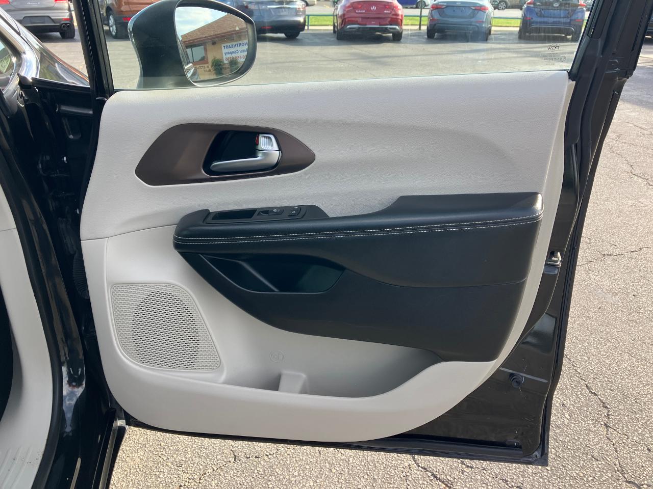 Chrysler Voyager L 2021