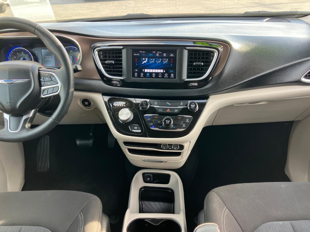 Chrysler Voyager L 2021