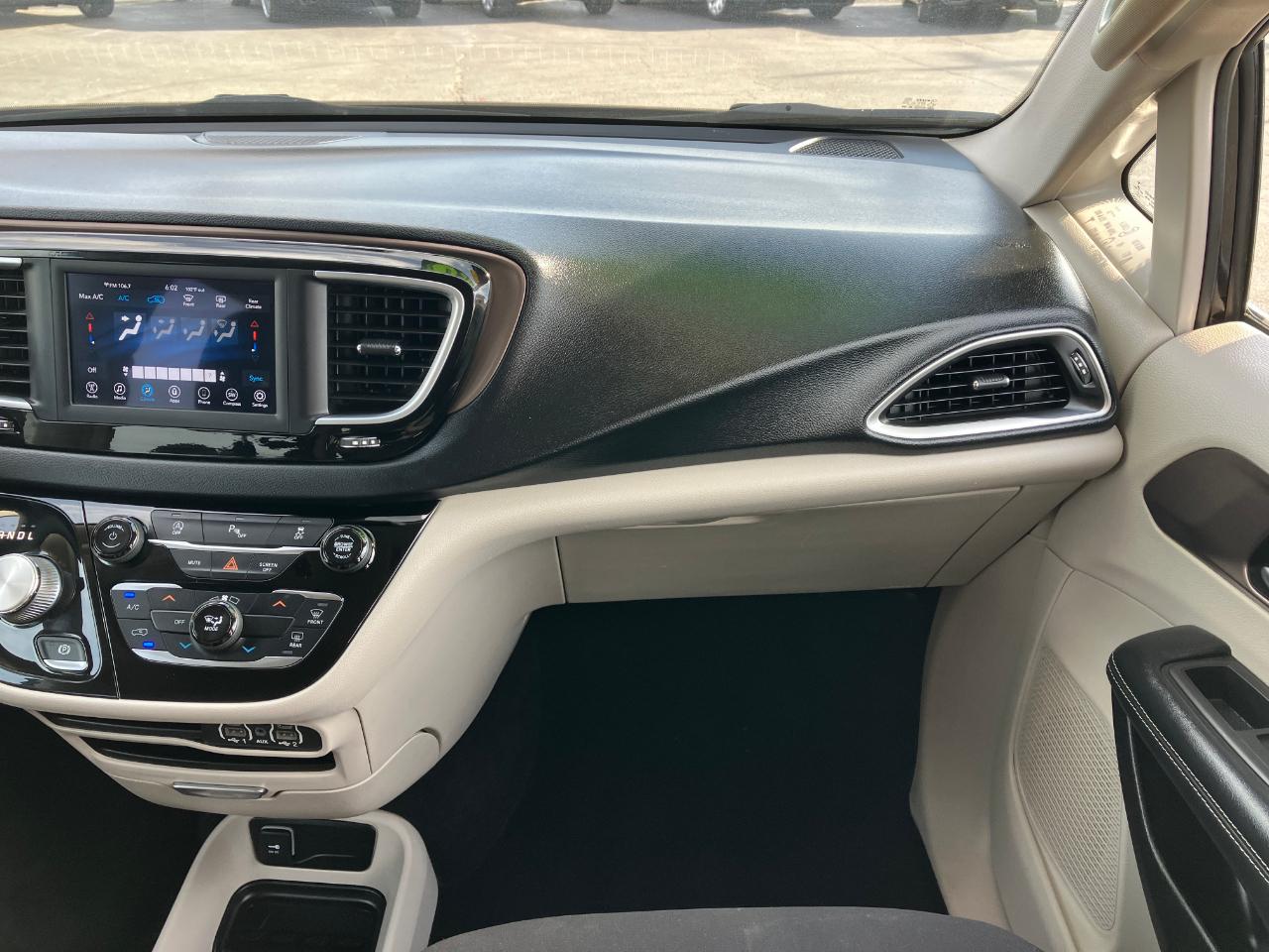 Chrysler Voyager L 2021