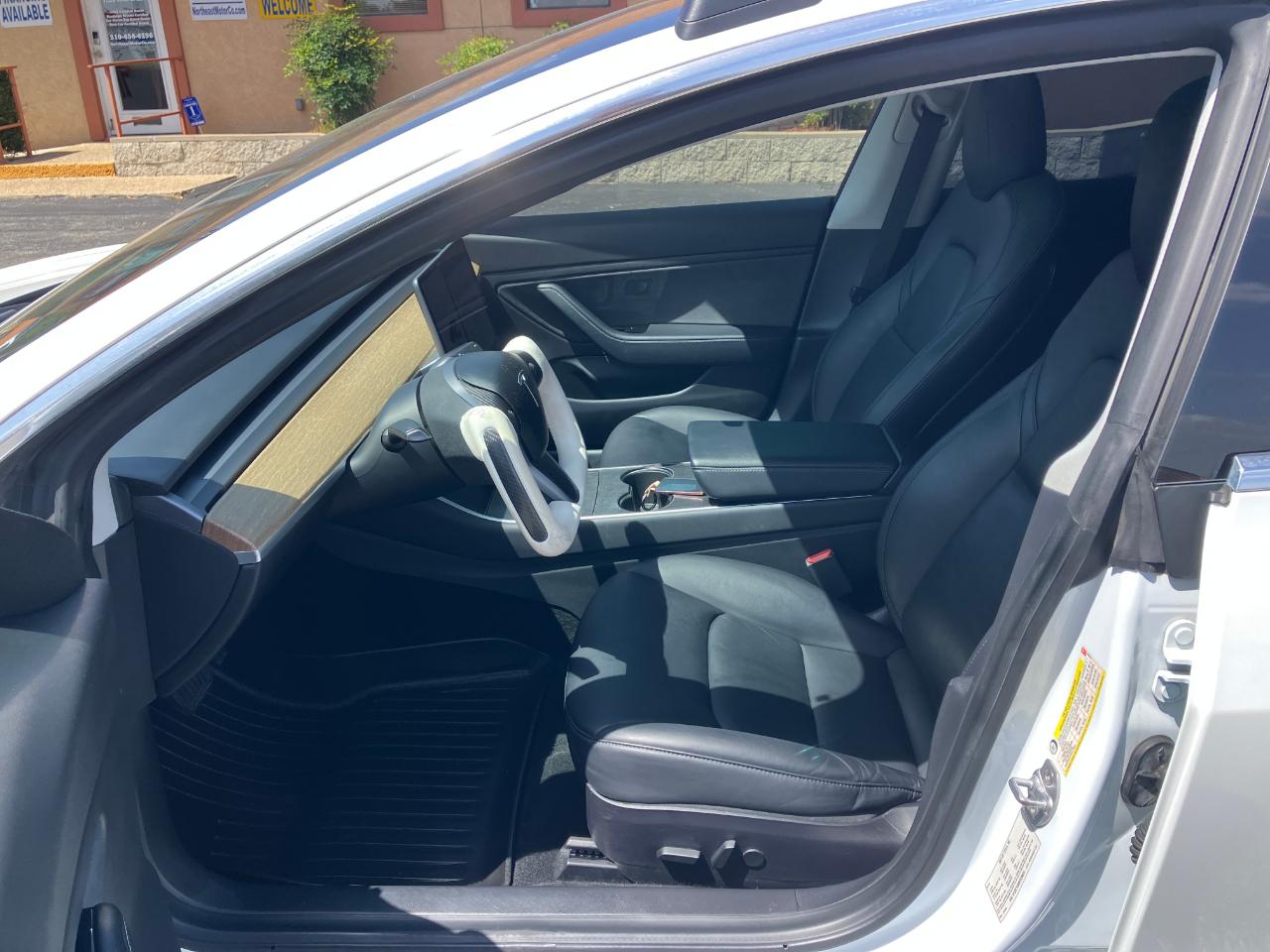 Tesla Model 3  2019