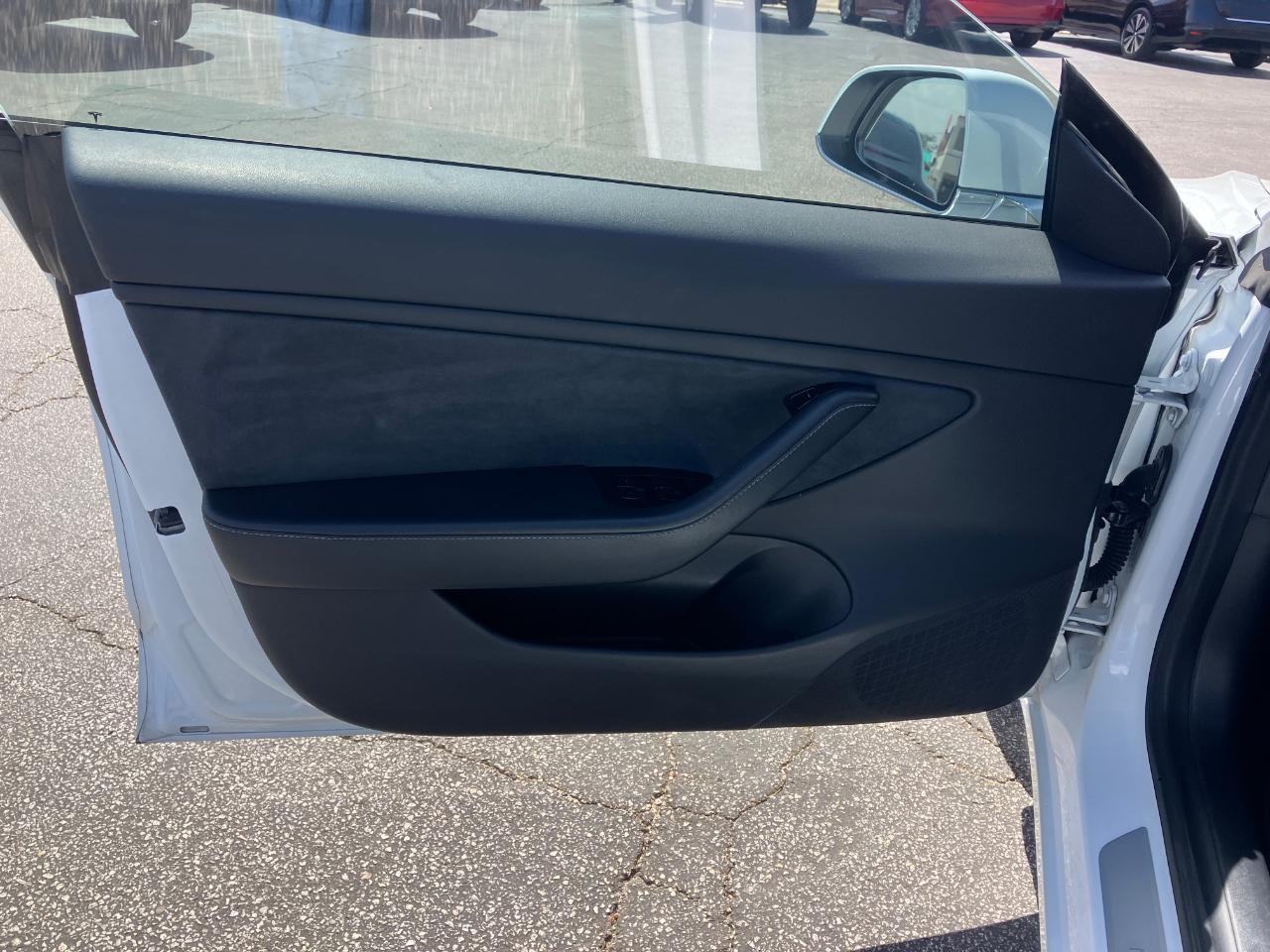 Tesla Model 3  2019