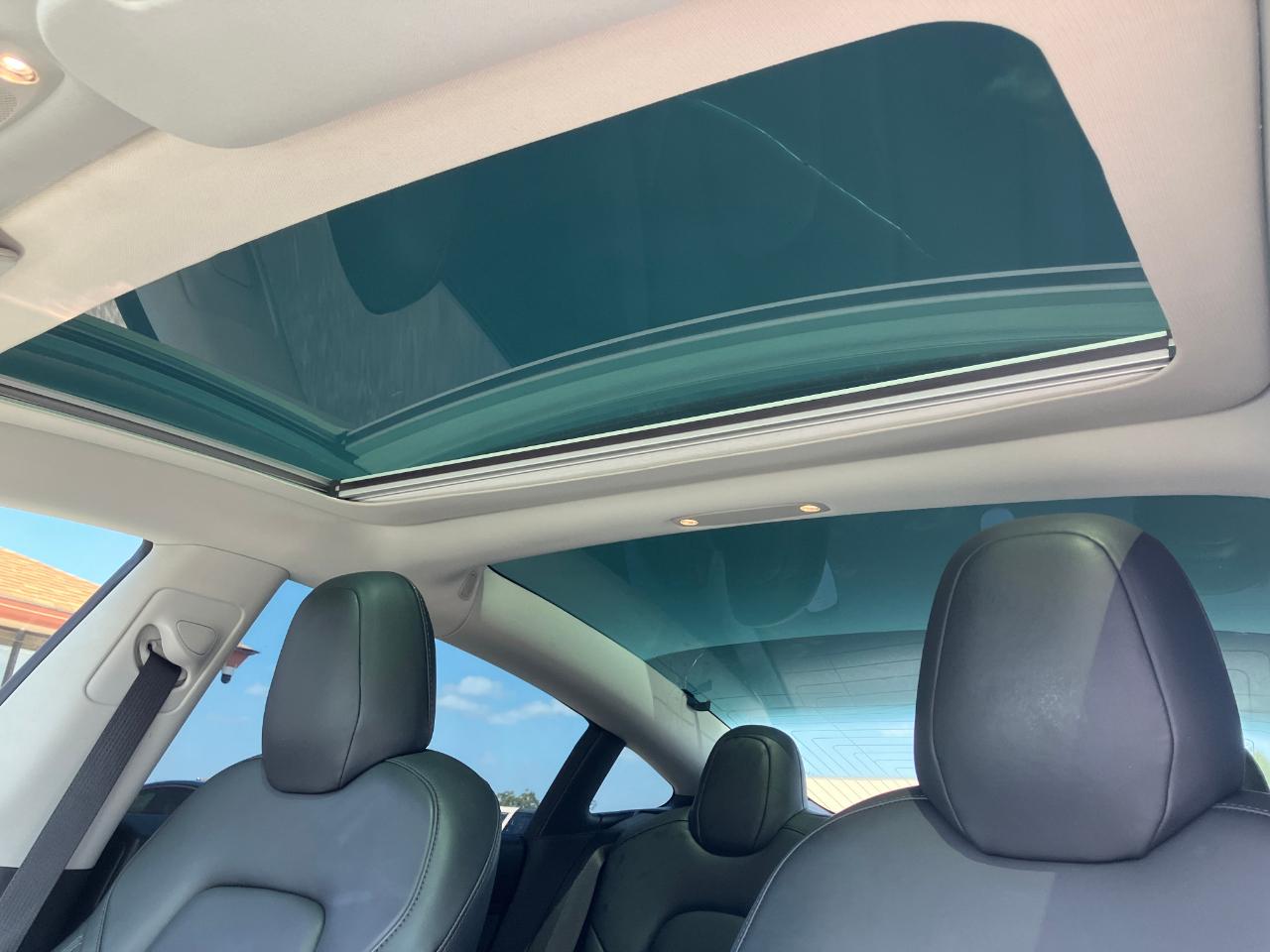 Tesla Model 3  2019