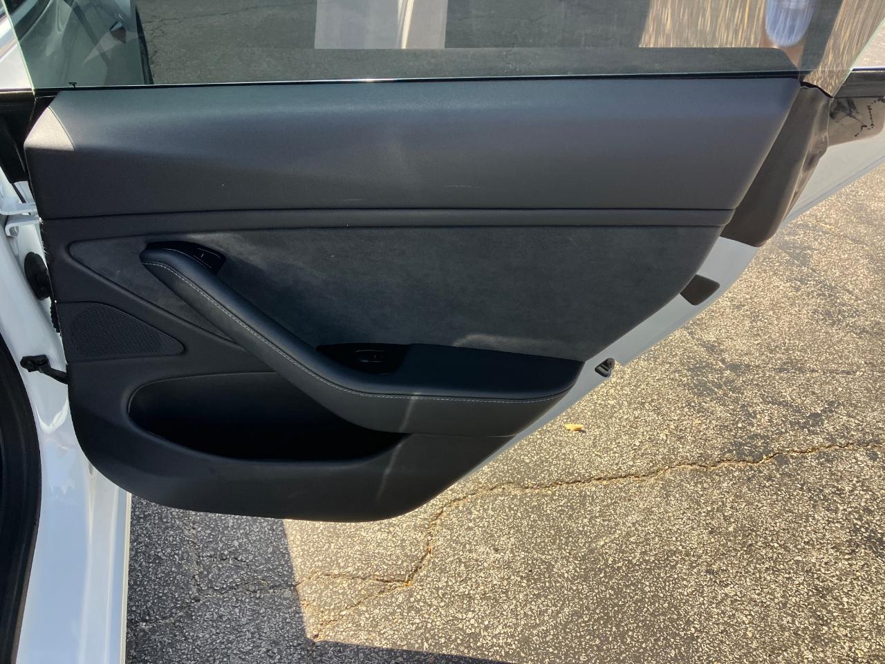Tesla Model 3  2019