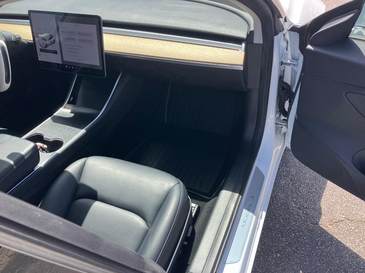 Tesla Model 3  2019