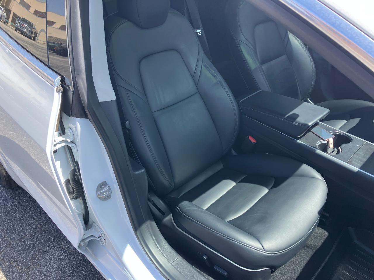 Tesla Model 3  2019