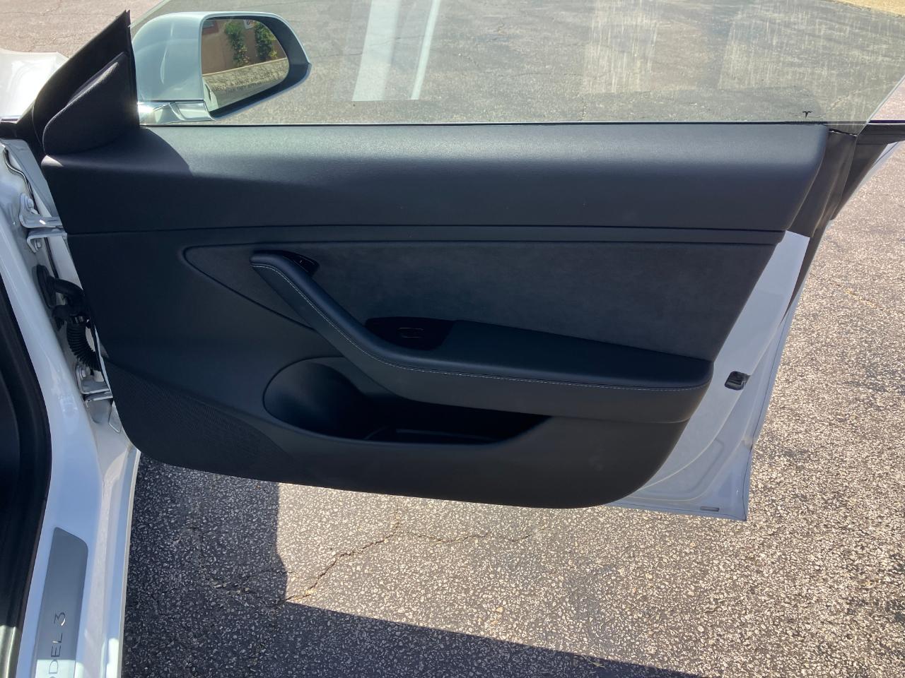 Tesla Model 3  2019